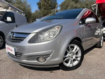Usata Opel Corsa 90 CV (66 kW) 2010 Grigio Utilitaria