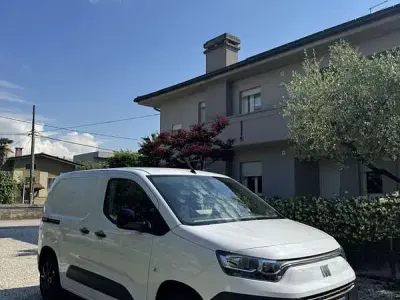 Usata Fiat Doblò 105 CV (77 kW) 2023 Monovolume