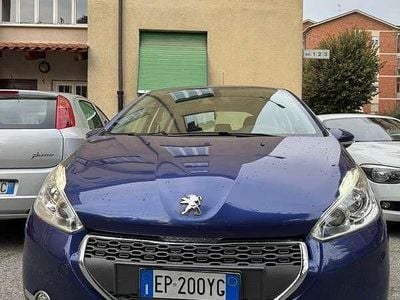 Usata Peugeot 208 Allure 92 CV (67 kW) 2012 Utilitaria