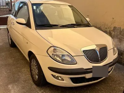Usata Lancia Ypsilon 60 CV (44 kW) 2004 Utilitaria