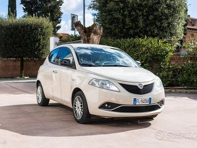 Gebraucht Lancia Ypsilon Silver 85 PS (62 kW) 2017 Weiß Kleinwagen