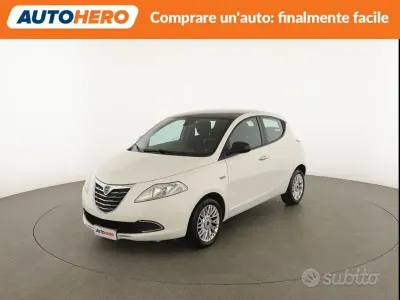 Usata Lancia Ypsilon Gold 70 CV (51 kW) 2015 Bianco Utilitaria