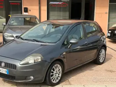 Usata Fiat Grande Punto 65 CV (47 kW) 2009 Grigio Utilitaria