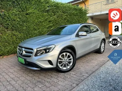 Usata Mercedes GLA200 Executive 136 CV (100 kW) 2015 Argento SUV