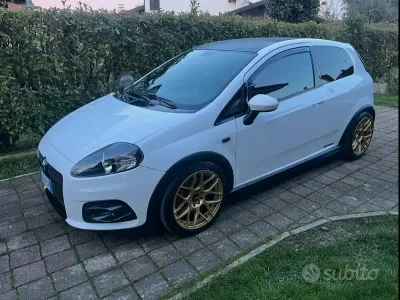 Usata Abarth Grande Punto 155 CV (114 kW) 2010 Bianco Utilitaria