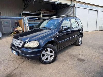 Usata Mercedes ML270 163 CV (119 kW) 2001 Blu/azzurro SUV