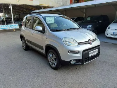 Gebraucht Fiat Panda 4x4 Trekking 75 PS (55 kW) 2015 Silber Kleinwagen