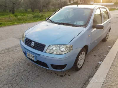 Usata Fiat Punto 60 CV (44 kW) 2003 Bluazzurro Utilitaria