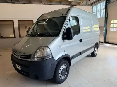Usata Nissan Interstar 101 CV (74 kW) 2005 Grigio Furgone