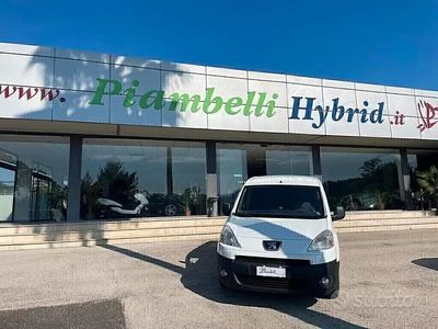 Usata Peugeot Partner Tepee Comfort 90 CV (66 kW) 2010 Bianco Monovolume