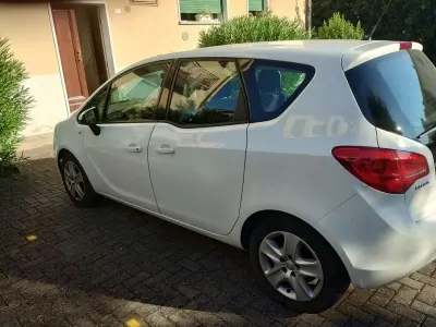 Usata Opel Meriva 120 CV (88 kW) 2014 Monovolume