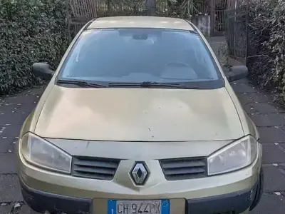 Usata Renault Mégane II 82 CV (60 kW) 2003 Verde Berlina