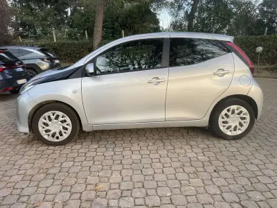 Usata Toyota Aygo Connect Style 72 CV (52 kW) 2022 Utilitaria