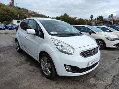 Usata Kia Venga 90 CV (66 kW) 2013 Bianco Utilitaria