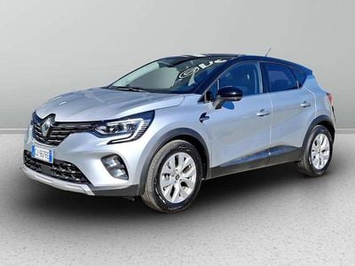Usata Renault Captur Intens 143 CV (105 kW) 2022 Grigio chiaro SUV
