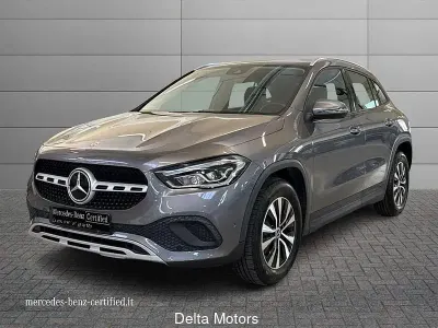 Usata Mercedes GLA200 Business 150 CV (110 kW) 2022 Grigio montagna SUV