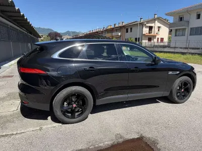 Usata Jaguar F-Pace Prestige 179 CV (131 kW) 2018 Nero SUV