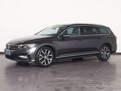 Usata VW Passat Executive 190 CV (139 kW) 2021 Grigio manganese Station wagon