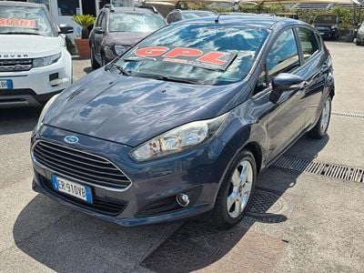 Usata Ford Fiesta Titanium 96 CV (70 kW) 2014 Grigio Utilitaria