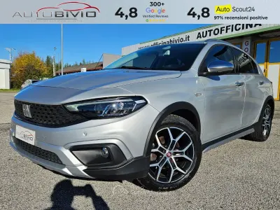 Usata Fiat Tipo Cross 101 CV (74 kW) 2021 Argento Berlina