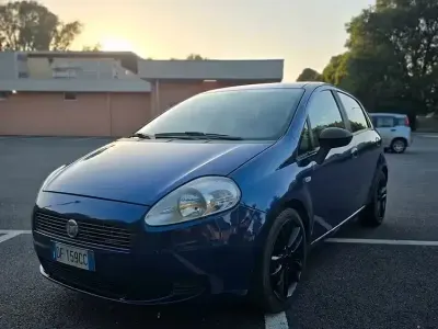 Usata Fiat Grande Punto 75 CV (55 kW) 2006 Blu Utilitaria