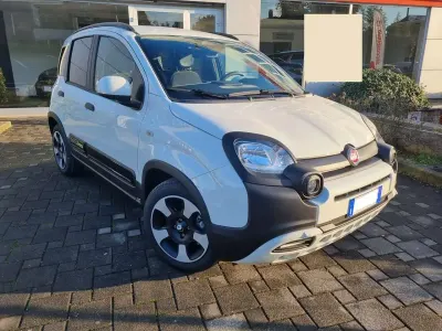 Usata Fiat Panda Cross Cross 70 CV (51 kW) 2025 Blu/azzurro Utilitaria