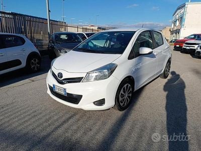 Usata Toyota Yaris 69 CV (50 kW) 2013 Utilitaria