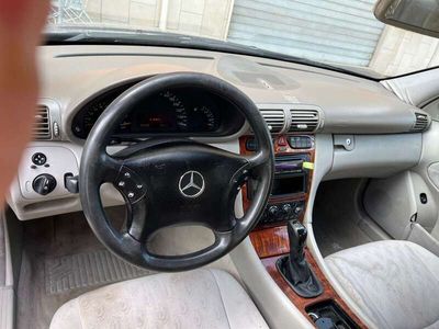 Mercedes C200