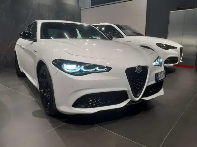Usata Alfa Romeo Giulia Sprint 280 CV (205 kW) 2024 Bianco Berlina