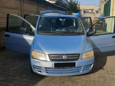 Usata Fiat Multipla Dynamic 116 CV (85 kW) 2005 Blu/azzurro Monovolume