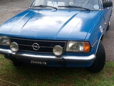 Usata Opel Ascona 1970 Blu Berlina