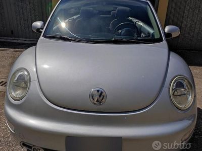 Begagnad VW New Beetle 101 HK (74 kW) 2005 Grå Halvkombi