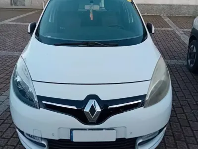 Usata Renault Scénic III XMOD 110 CV (80 kW) 2012 Bianco Monovolume