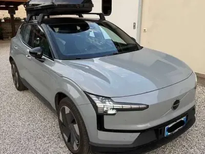 Usata Volvo EX30 Plus 75 kW (102 CV) 2024 Grigio SUV