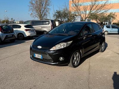 Usata Ford Fiesta Titanium 92 CV (67 kW) 2010 Nero Utilitaria