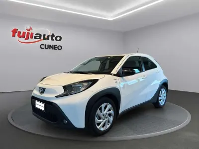 Usata Toyota Aygo X Active 72 CV (52 kW) 2022 Super white SUV
