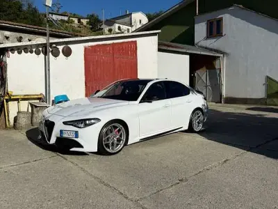 Usata Alfa Romeo Giulia 179 CV (131 kW) 2018 Berlina