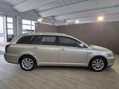 Usata Toyota Avensis 116 CV (85 kW) 2003 Grigio Station wagon