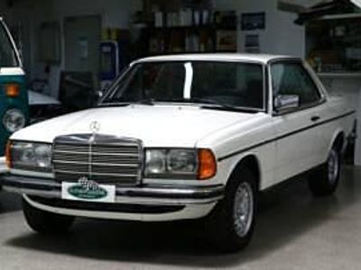 Usata Mercedes 230 136 CV (100 kW) 1984 Bianco Coupé