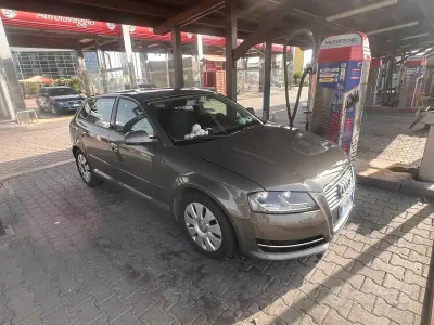 Usata Audi A3 Sportback Attraction 105 CV (77 kW) 2011 Marrone Utilitaria