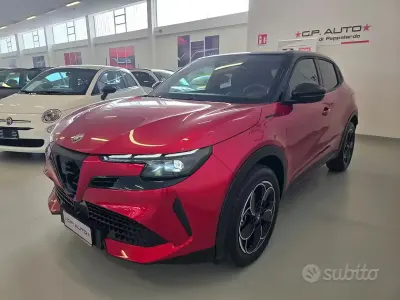 Nuova Alfa Romeo GT Junior Edizione Speciale 136 CV (100 kW) 2026 Rosso SUV