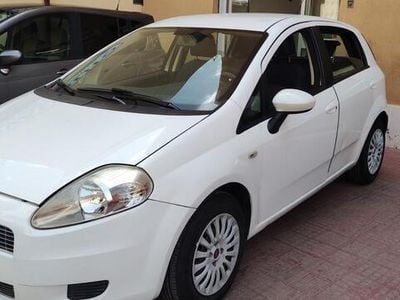 Usata Fiat Grande Punto Emotion 90 CV (66 kW) 2009 Bianco Utilitaria