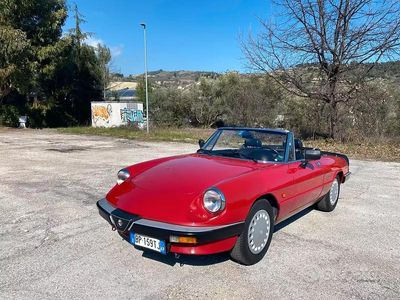 Usata Alfa Romeo Spider 101 CV (74 kW) 1987 Rosso Cabrio