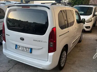 Usata Toyota Proace Verso City 131 CV (96 kW) 2023 Bianco Station wagon