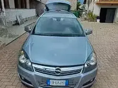 Usata Opel Astra 90 CV (66 kW) 2010 Station wagon