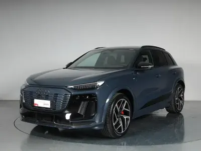 Käytetty Audi Q6 e-tron S-Line 284 kW (387 HP) 2025 Sininen Katumaasturi