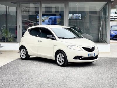 Usata Lancia Ypsilon 95 CV (69 kW) 2015 Beige Utilitaria