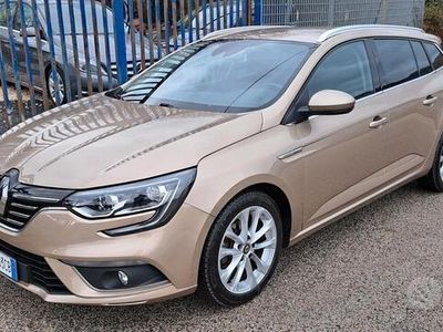 Usata Renault Mégane GrandTour LIMITED 110 CV (80 kW) 2016 Beige Station wagon