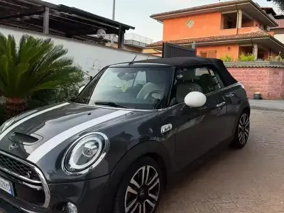 Usata Mini Cooper SD Cabriolet 170 CV (125 kW) 2019 Grigio Cabrio