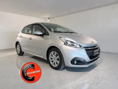 Usata Peugeot 208 Active 75 CV (55 kW) 2018 Non specificato Utilitaria